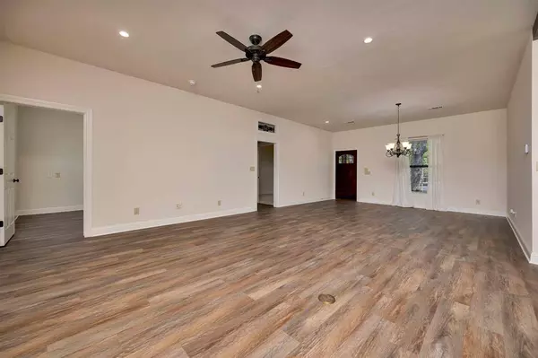 2312 Royce Drive, Arlington, TX 76016