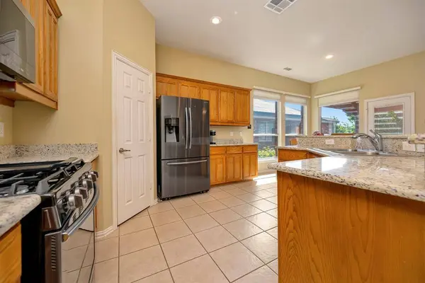 2832 Red Wolf Drive, Fort Worth, TX 76244