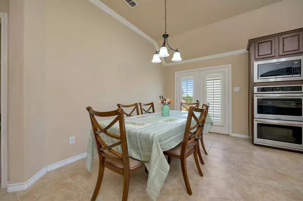 417 Mcfaddin Lane, Fort Worth, TX 76108