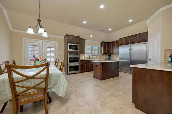 417 Mcfaddin Lane, Fort Worth, TX 76108