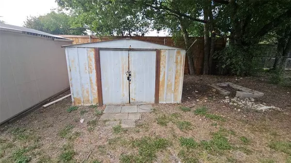 6101 Melody Lane, Watauga, TX 76148