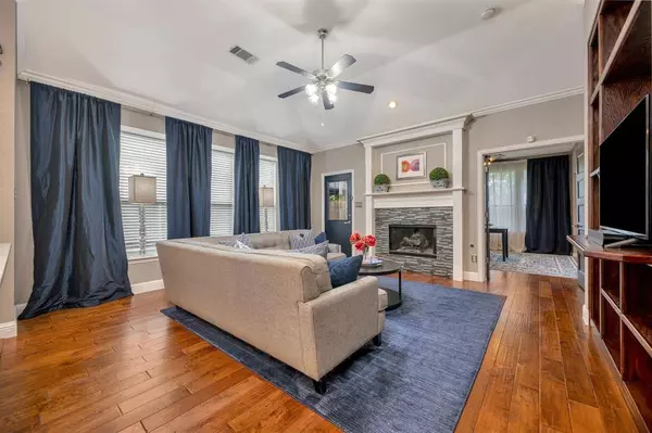 9829 Mcfarring Drive, Fort Worth, TX 76244