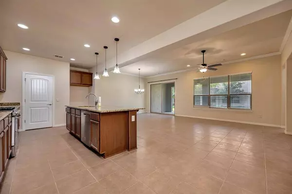 12521 Gritstone Drive, Denton, TX 76207