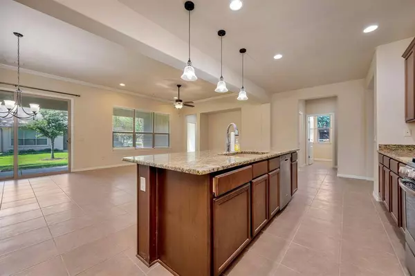 12521 Gritstone Drive, Denton, TX 76207