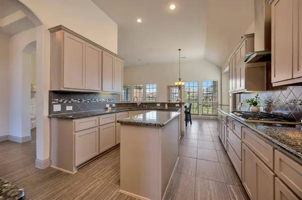 7244 Laguna, Grand Prairie, TX 75054