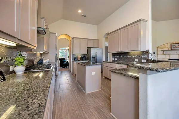 7244 Laguna, Grand Prairie, TX 75054