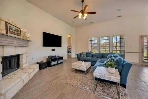 7244 Laguna, Grand Prairie, TX 75054