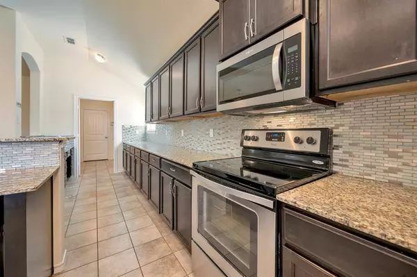 12024 Castleford Way, Fort Worth, TX 76036