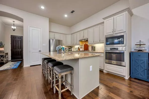 1212 Blue Lake Boulevard, Arlington, TX 76005