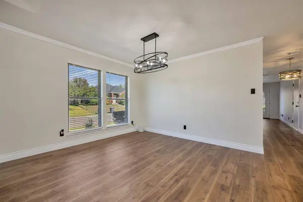 7012 Bentley Avenue, Fort Worth, TX 76137