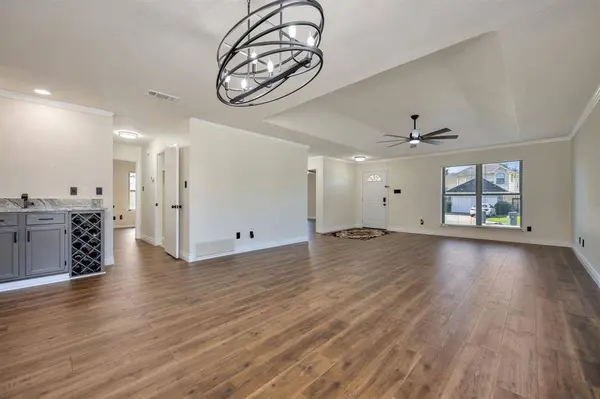 7012 Bentley Avenue, Fort Worth, TX 76137