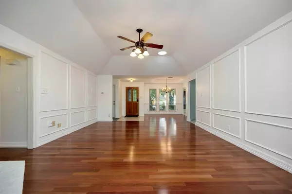 3409 Crescent Court, Bedford, TX 76021