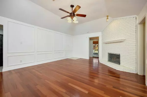 3409 Crescent Court, Bedford, TX 76021