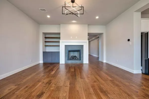 14325 Walsh Avenue, Fort Worth, TX 76008