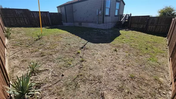 111 W Morning Dove Drive, Azle, TX 76020