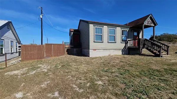 111 W Morning Dove Drive, Azle, TX 76020