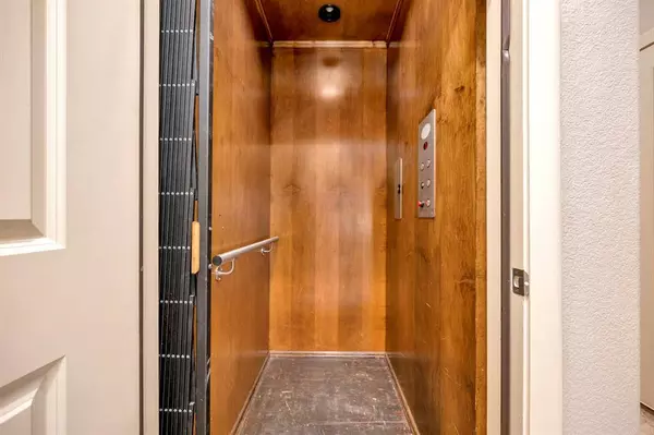 614 E 1st Street, Fort Worth, TX 76102