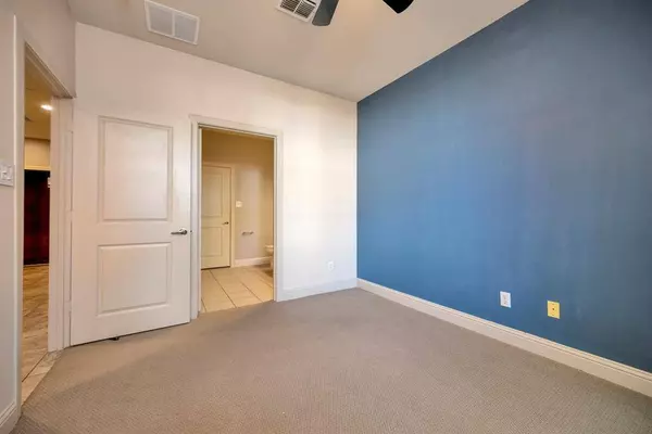 614 E 1st Street, Fort Worth, TX 76102