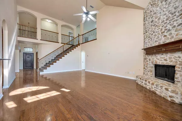 2727 Gillespie Court, Grand Prairie, TX 75052