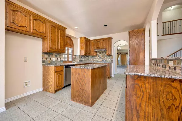 2727 Gillespie Court, Grand Prairie, TX 75052