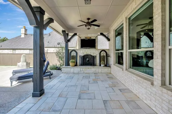 6104 Burnham Circle, Colleyville, TX 76034