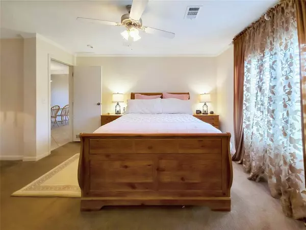 210 N Avenue B, Knox City, TX 79529