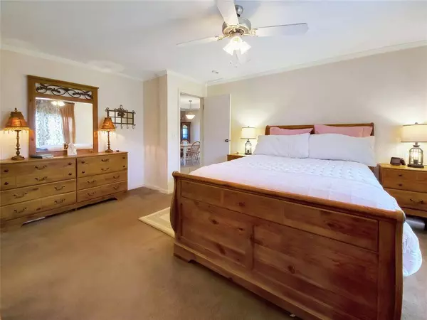 210 N Avenue B, Knox City, TX 79529