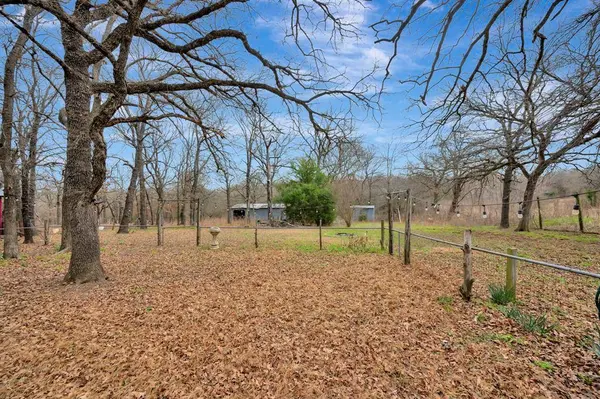 304 Hcr 1433, Covington, TX 76636