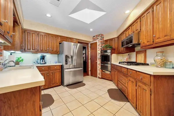 802 Katherine Court, Cedar Hill, TX 75104