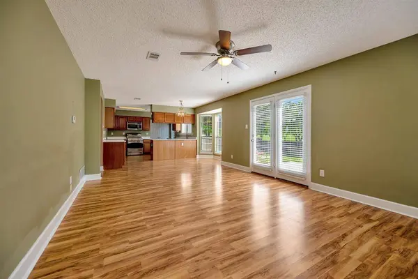 8000 Crazy Horse Lane, Fort Worth, TX 76137