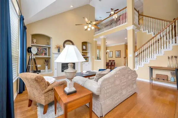 802 Little Cub Way, Euless, TX 76039