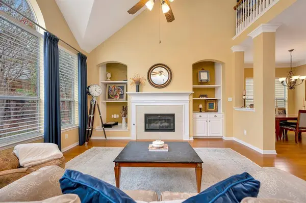 802 Little Cub Way, Euless, TX 76039