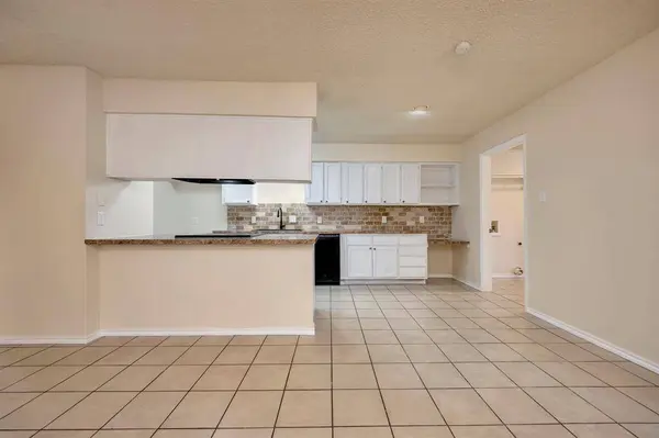 821 Timberoaks Drive, Azle, TX 76020