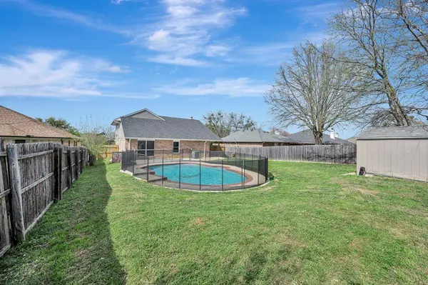 1619 Merritt Drive, Mansfield, TX 76063