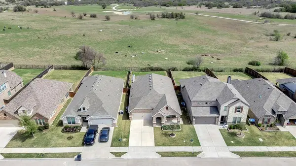 604 Antswood Drive, Fort Worth, TX 76108