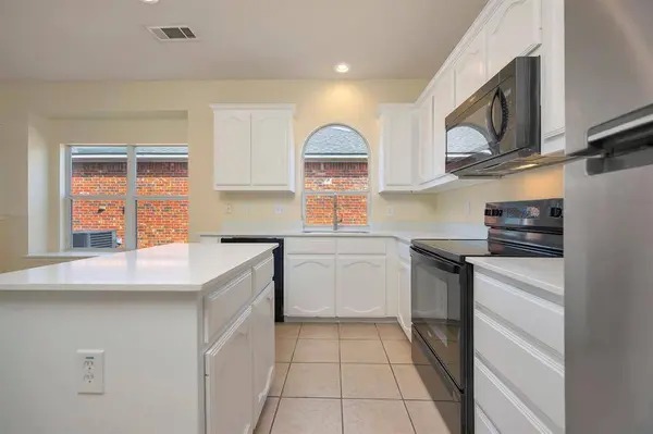 12901 Farmington Drive, Fort Worth, TX 76244