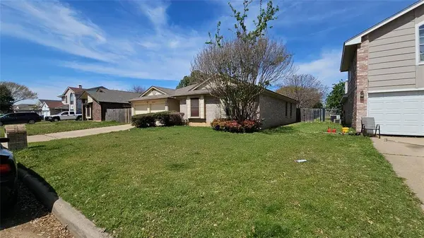 1221 Nicole Way, Fort Worth, TX 76028