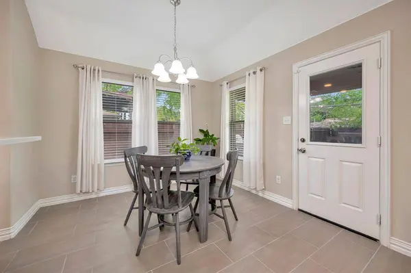 608 Perry Drive, White Settlement, TX 76108