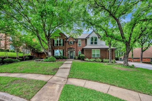 8555 Shadybrooke Court, North Richland Hills, TX 76182