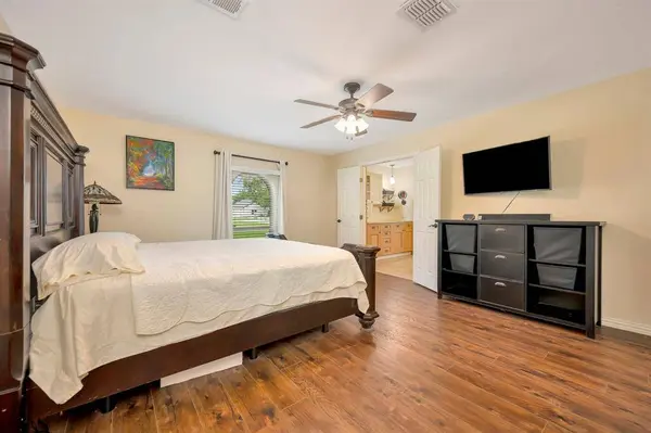 26 Rancho Drive N, Fort Worth, TX 76244