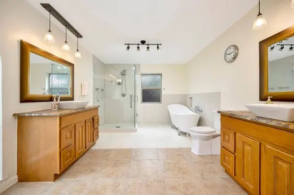 26 Rancho Drive N, Fort Worth, TX 76244