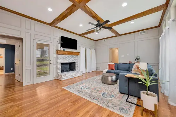 5517 Chimney Rock Road, Fort Worth, TX 76112