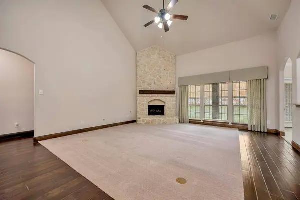 6001 Lacebark Elm Drive, Fort Worth, TX 76123
