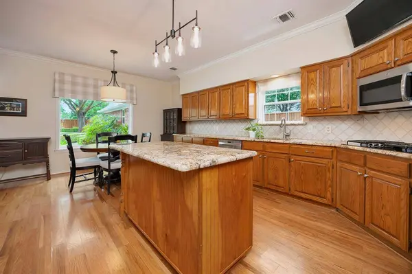 5208 Alexander Drive, Flower Mound, TX 75028