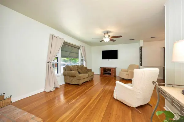 2716 Spruce Park Drive, Richland Hills, TX 76118