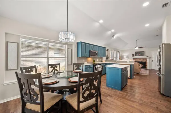 4220 Maryanne Place, Haltom City, TX 76137