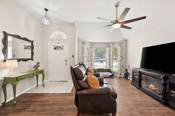 4220 Maryanne Place, Haltom City, TX 76137