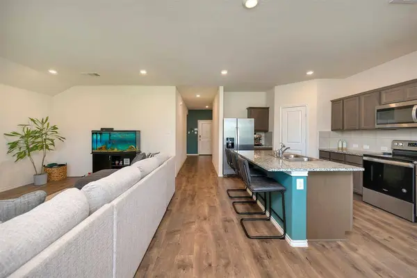 924 English Drive, Aubrey, TX 76227