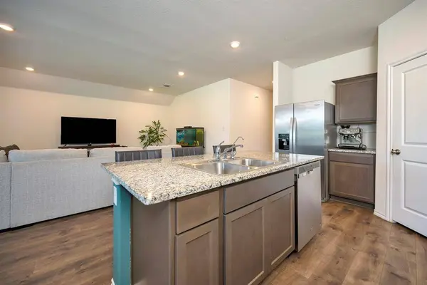 924 English Drive, Aubrey, TX 76227