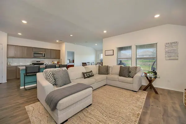 924 English Drive, Aubrey, TX 76227